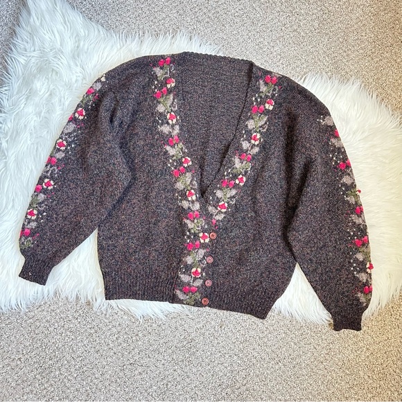 Women’s Knit Cardigan Brown Flower Details Size Small - Picture 3 of 13